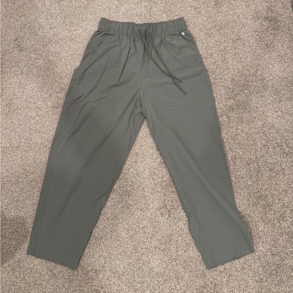 CALIA by Carrie Underwood Pants - Calia Sage Green Cropped Jogger Pants Size Small Athleisure
